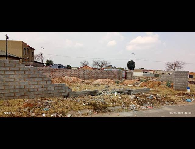 LAND FOR SALE IN MEADOWLANDS